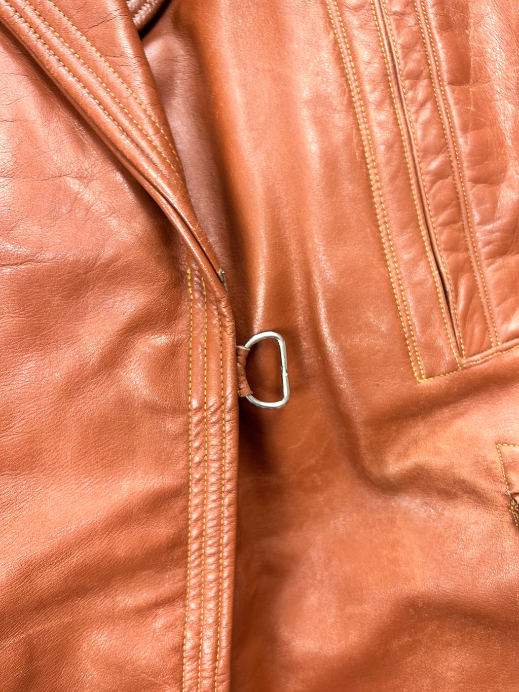 Trench in pelle