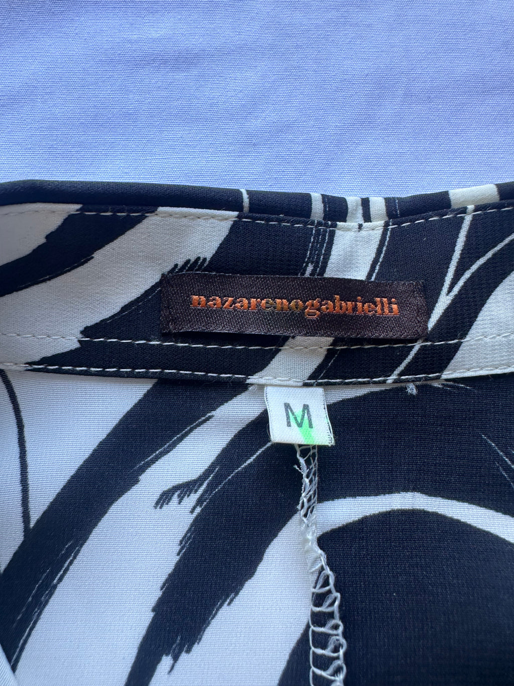 Camicia fiori a rilievo