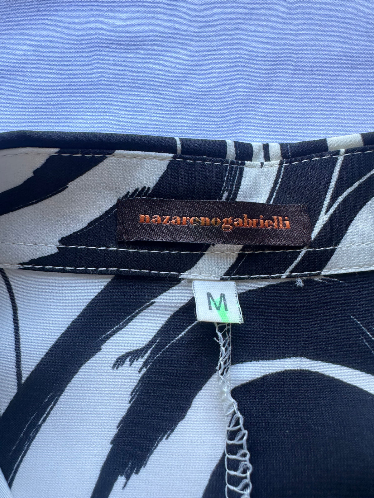 Camicia fiori a rilievo