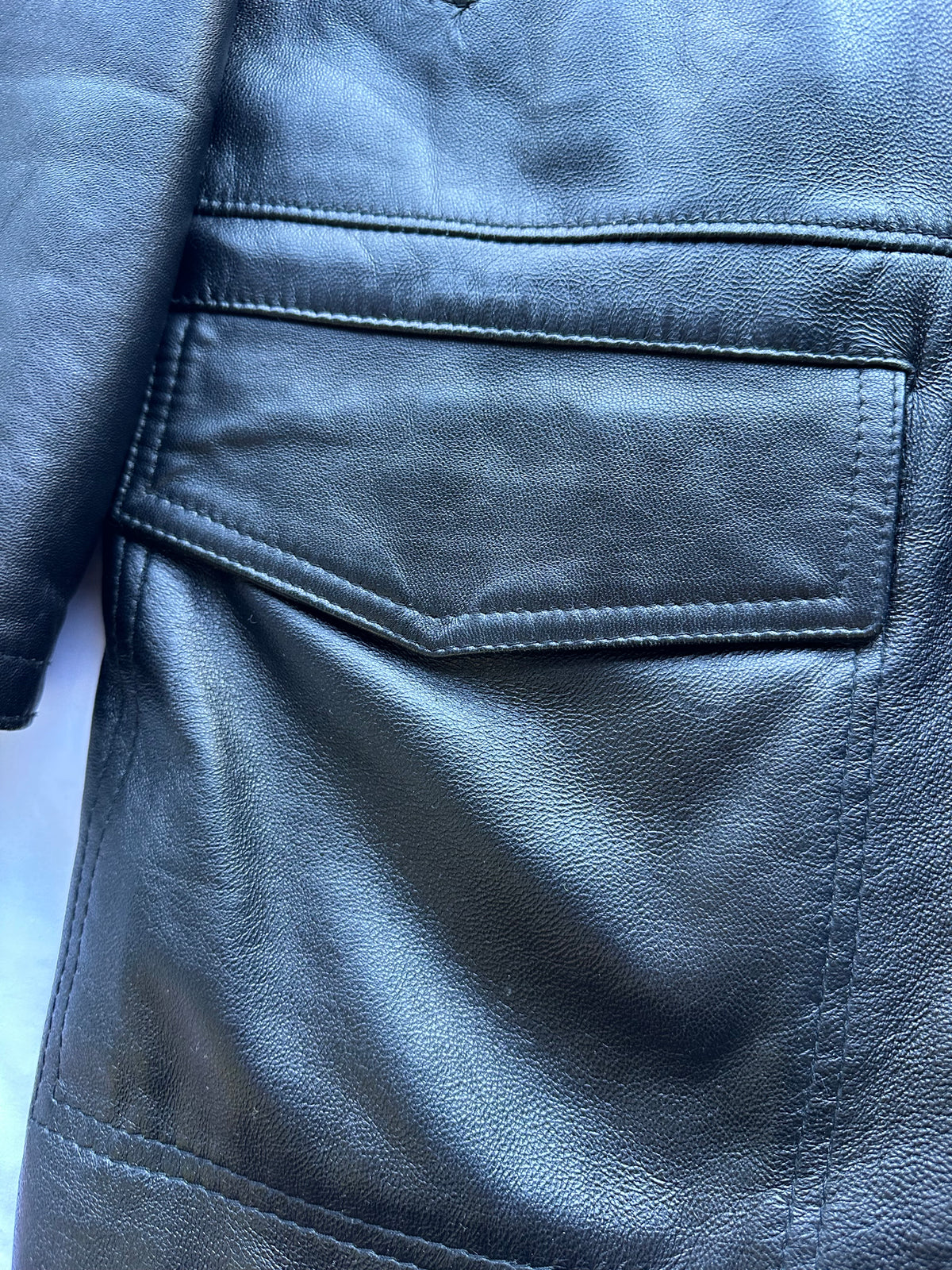 Trench in pelle