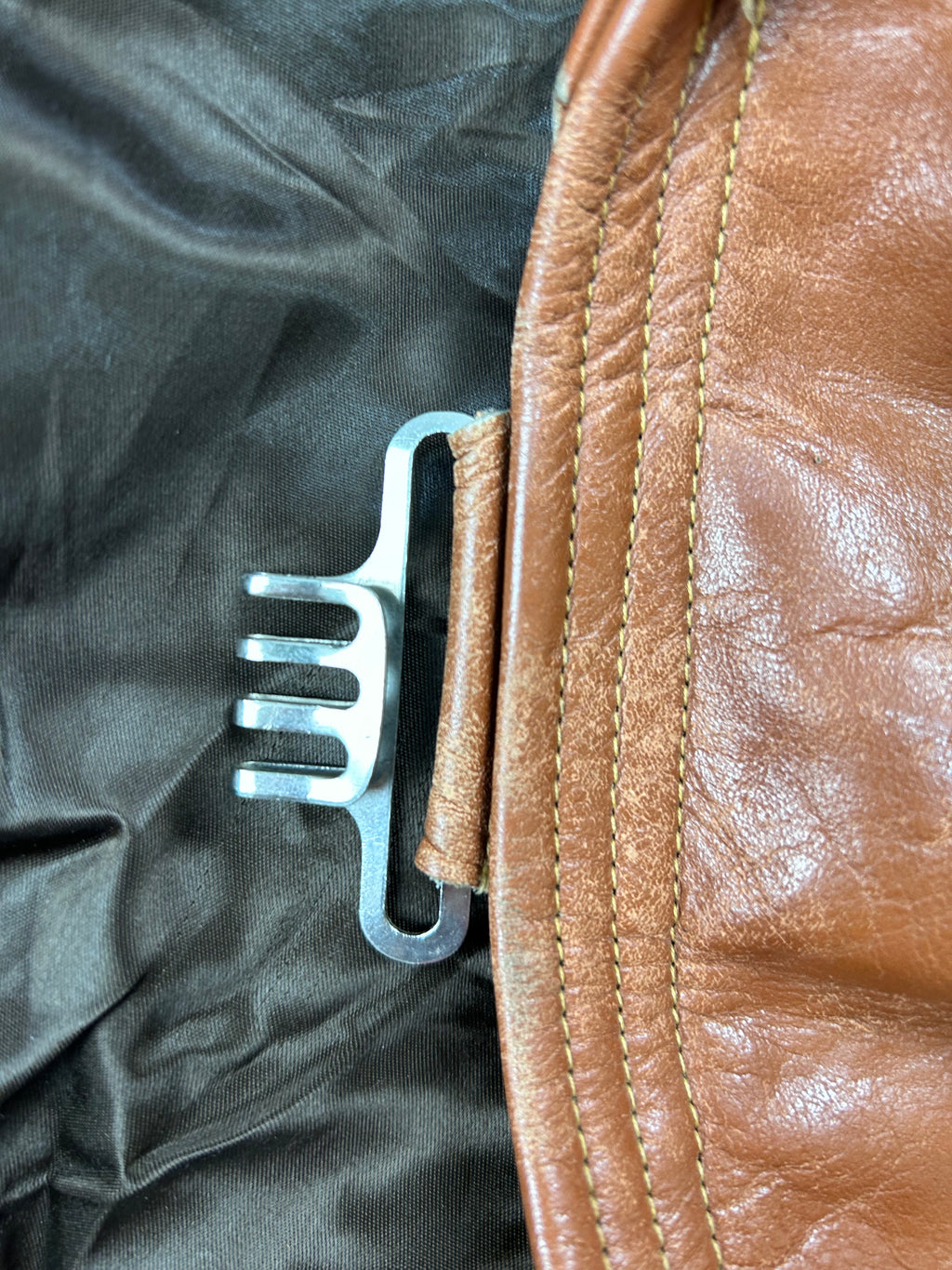 Trench in pelle