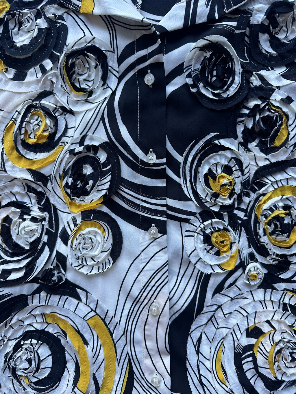 Camicia fiori a rilievo