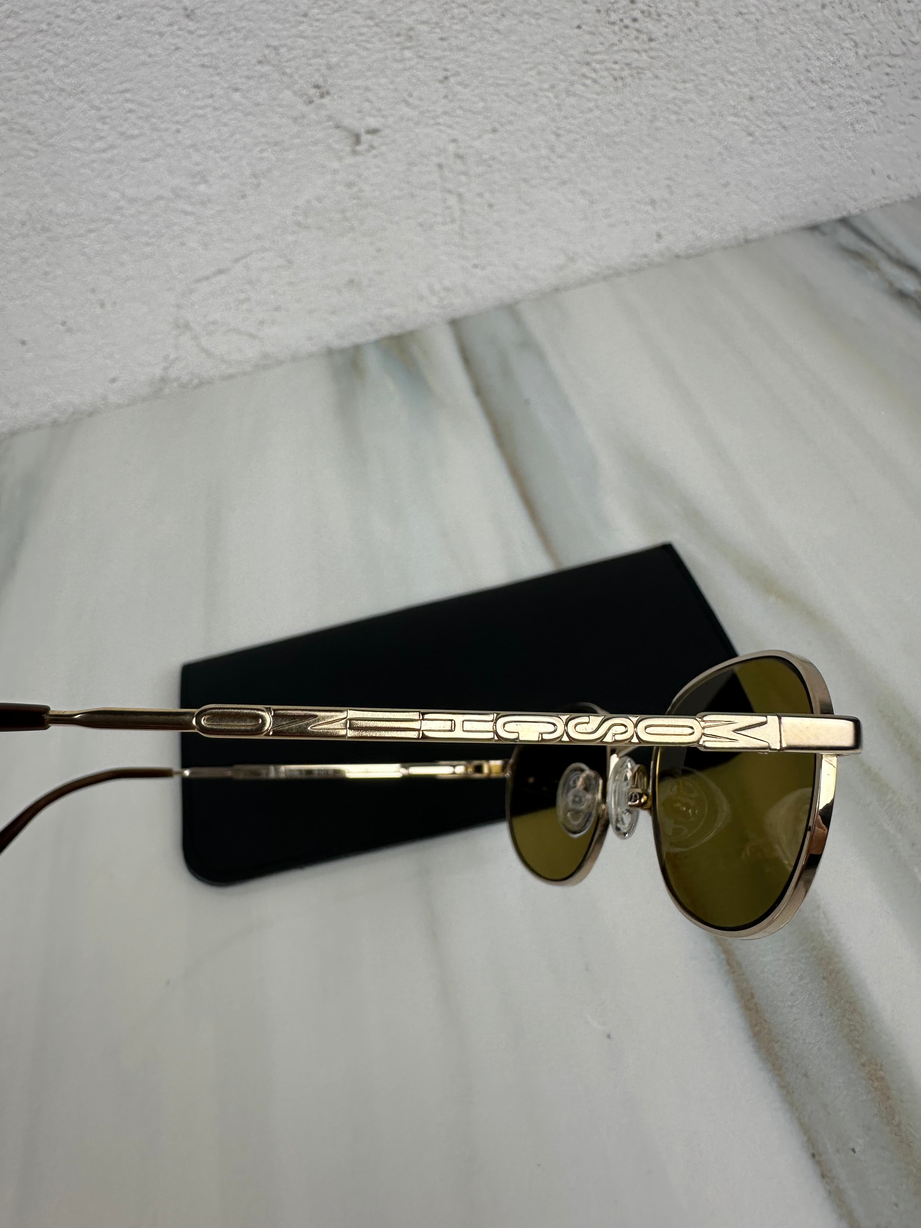 Occhiali ovali Moschino